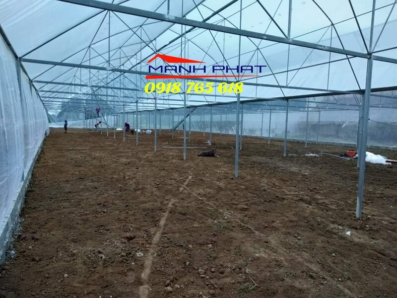 mang lop nha kinh ginegar