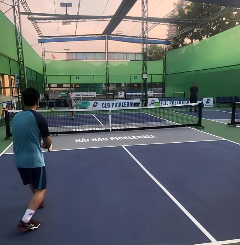 lưới chắn gió sân pickleball
