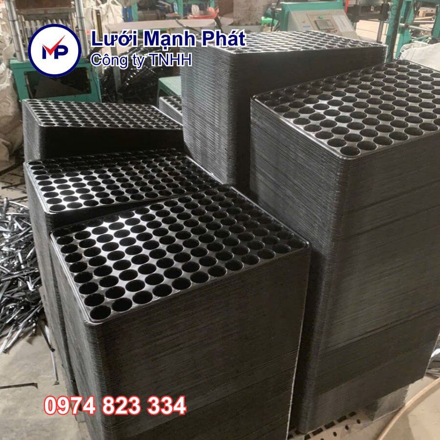 khay ươm giống 104 lỗ
