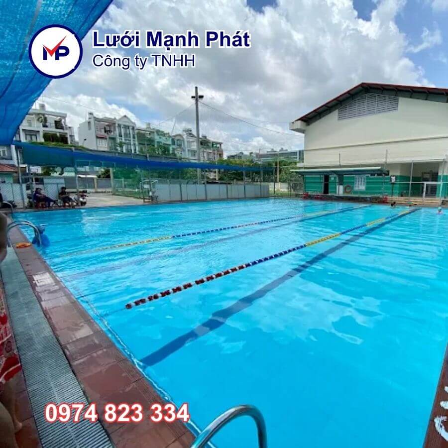lưới che nắng bể bơi